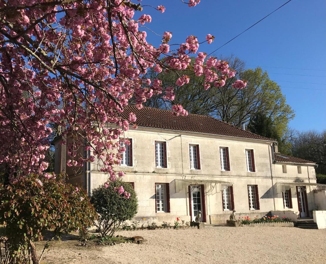 Les Ombrieres Bed & Breakfast Porcheresse Exterior photo